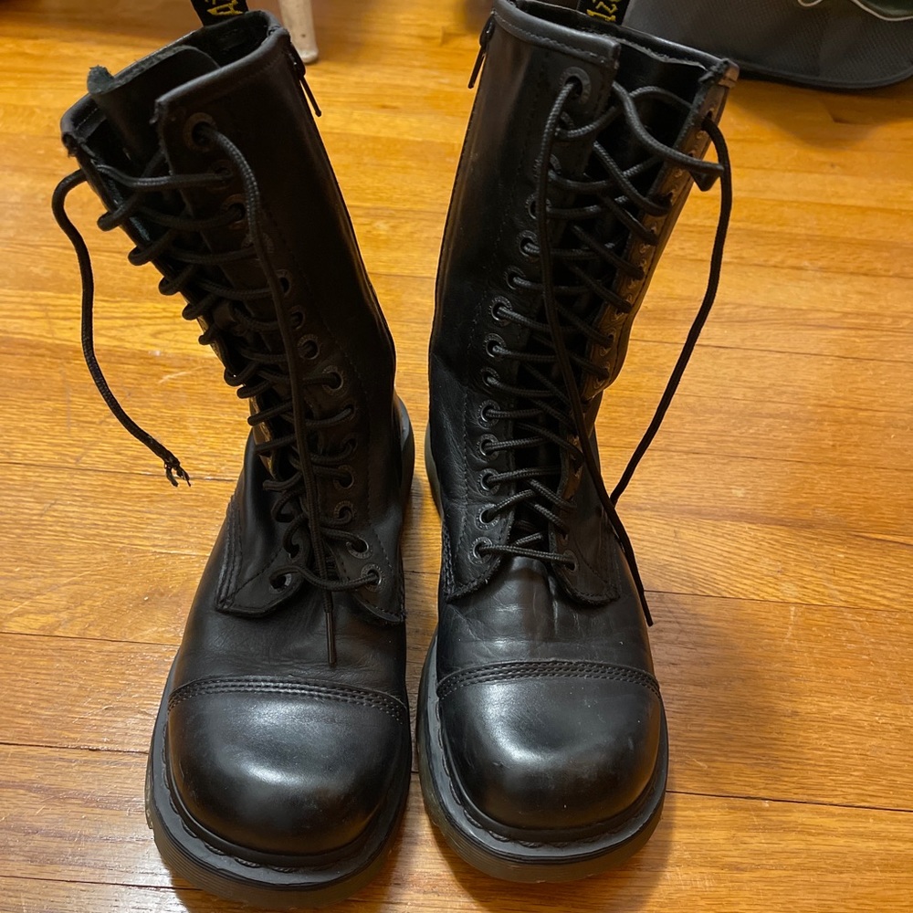 Dr. Martens Miranda combat boot